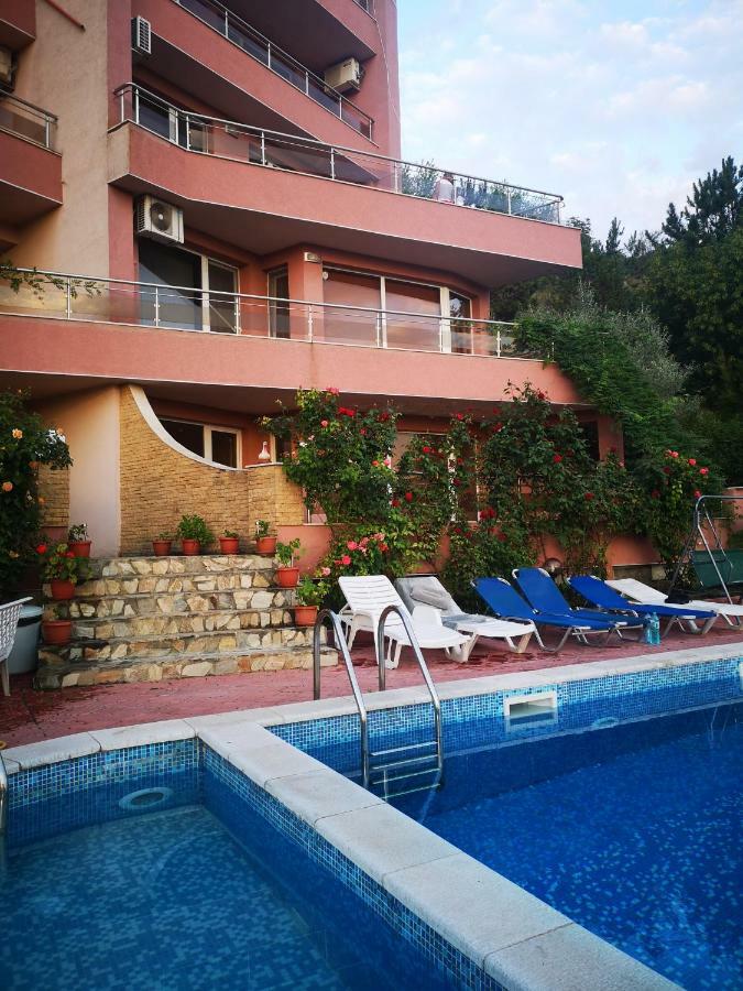 Complex Karia III Apartment Kavarna Exterior photo